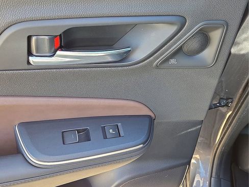 Used 2023 Toyota Crown Limited image 22