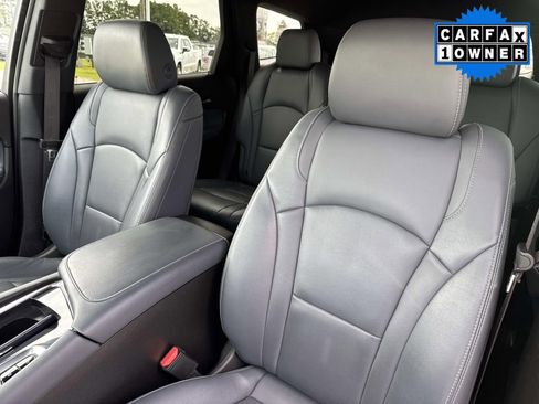 Used 2024 Buick Enclave Premium image 24