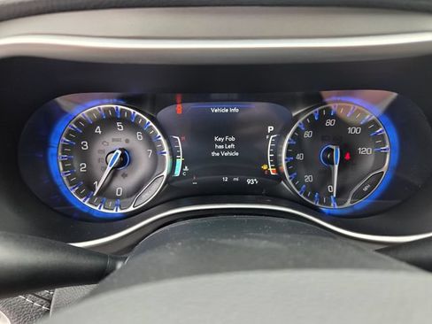 New 2027 Chrysler Pacifica Select FWD image 31