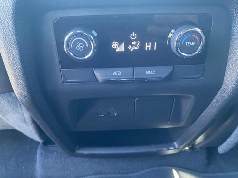 Used 2026 Chevrolet Traverse LT AWD/4WD image 20