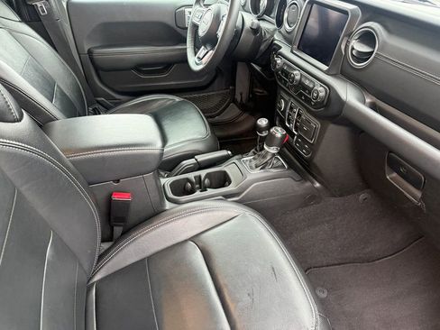 Used 2023 Jeep Wrangler Unlimited Sahara image 22