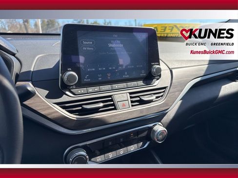 Used 2025 Nissan Altima 2.5 SV image 20