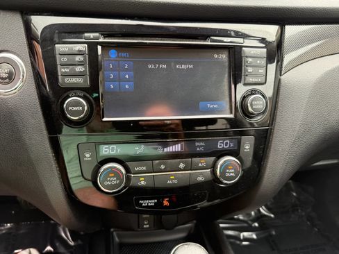 Used 2015 Nissan Rogue SL AWD/4WD image 16
