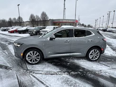 Used 2023 Buick Envision Avenir image 9