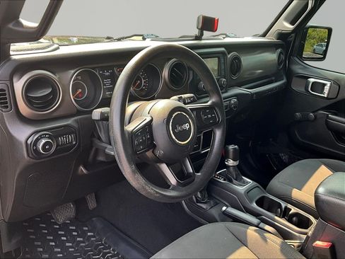 Used 2018 Jeep Wrangler Unlimited Sport AWD/4WD image 17