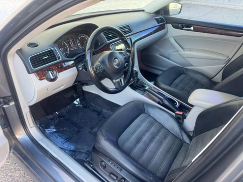 Used 2013 Volkswagen Passat TDI SEL Premium FWD image 9