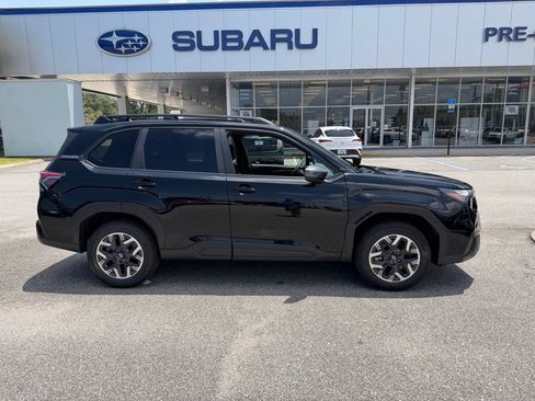 Used 2026 Subaru Forester Premium AWD/4WD image 2