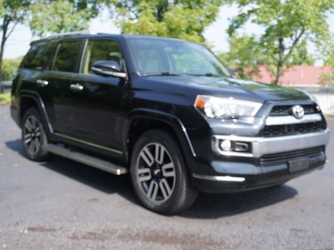 Used 2016 Toyota 4Runner Limited AWD/4WD image 3