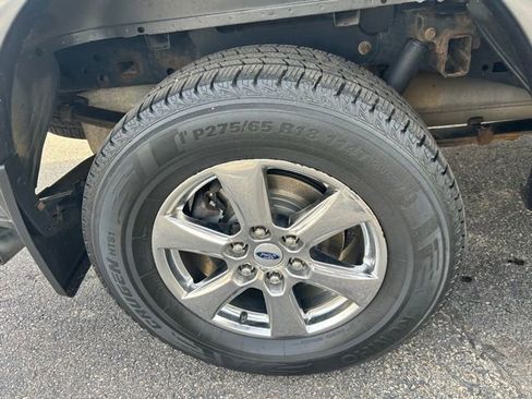 Used 2019 Ford F150 Lariat w/ Equipment Group 502A Luxury AWD/4WD image 4