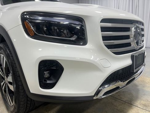 Used 2025 Mercedes-Benz GLB 250 4MATIC image 11