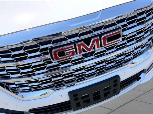 Used 2023 GMC Terrain Denali w/ Denali Premium Package AWD/4WD image 32