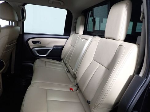 Used 2016 Nissan Titan SL image 43