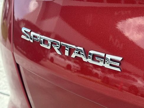 Certified 2021 Kia Sportage LX FWD image 8