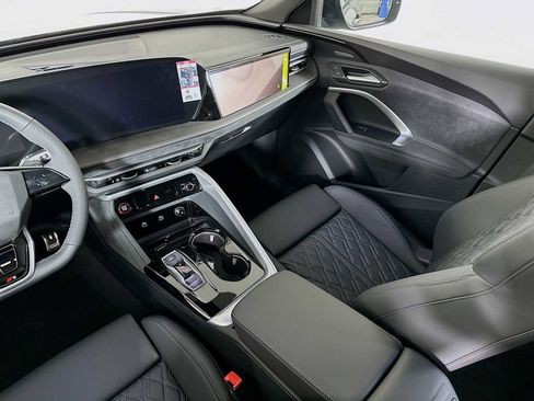 New 2025 Audi SQ5 Prestige image 22