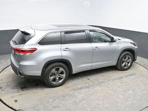 Used 2019 Toyota Highlander Limited Platinum image 33