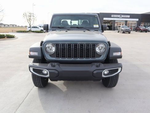 New 2026 Jeep Gladiator Sport AWD/4WD image 8