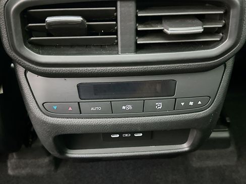 Used 2025 Honda Pilot Touring image 28