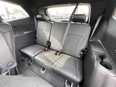 Certified 2024 Buick Enclave Avenir w/ Avenir Technology Package AWD/4WD image 21