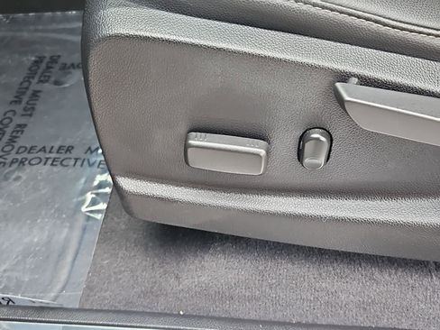 Used 2021 Chevrolet Colorado ZR2 image 18