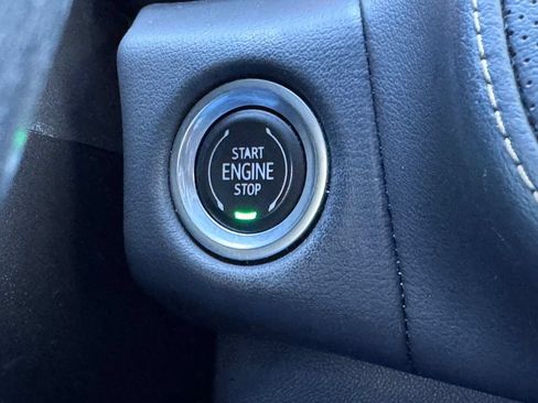Used 2021 Chevrolet Suburban Premier AWD/4WD image 7