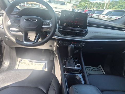 Used 2023 Jeep Compass Limited AWD/4WD image 5