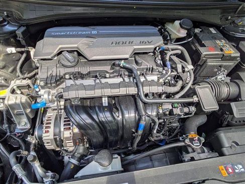 New 2026 Hyundai Elantra SEL Sport FWD image 18