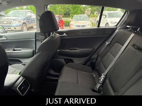 Used 2022 Kia Sportage LX FWD image 9