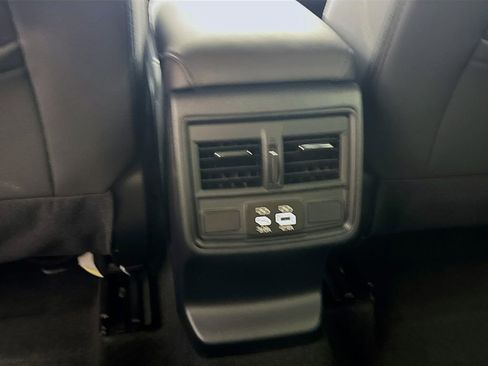 Used 2026 Subaru Outback Premium AWD/4WD image 30