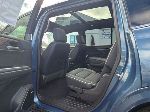 New 2026 GMC Acadia Denali w/ Super Cruise Package image 30