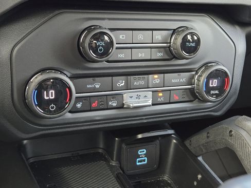 Used 2025 Ford Bronco Raptor AWD/4WD image 29