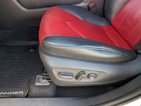 Used 2021 Toyota Highlander XSE FWD image 15