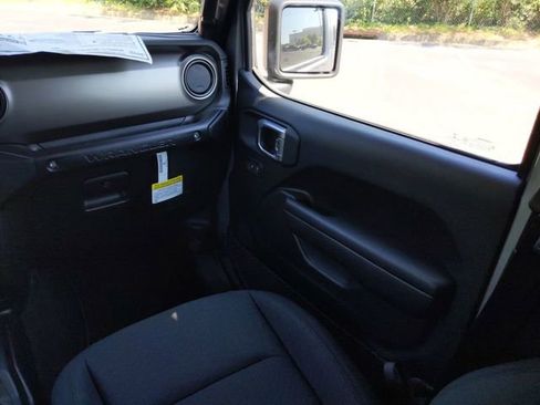 Used 2020 Jeep Wrangler Unlimited Sport S AWD/4WD image 17