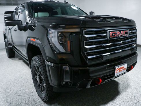 Used 2024 GMC Sierra 2500 AT4 w/ AT4 Premium Plus Package AWD/4WD image 6