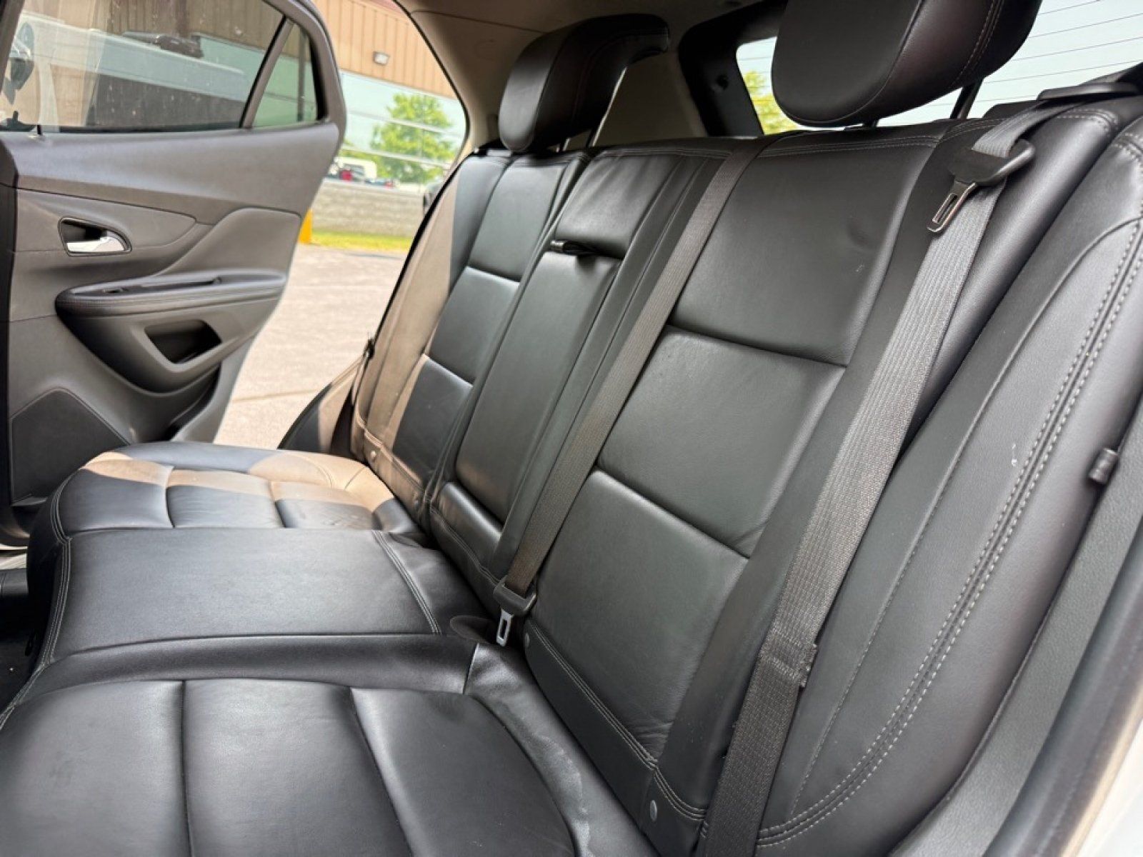 Used 2020 Buick Encore Essence FWD image 29