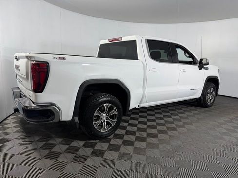 Used 2024 GMC Sierra 1500 SLE w/ X31 Off-Road Package image 8