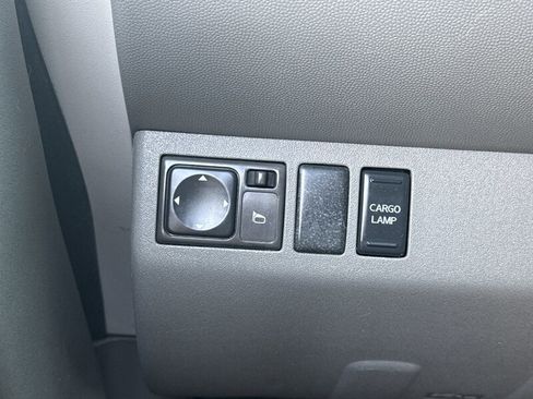 Used 2011 Nissan Frontier SV RWD image 38