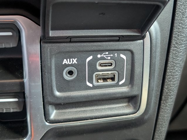 Used 2025 Jeep Gladiator Sport AWD/4WD image 18