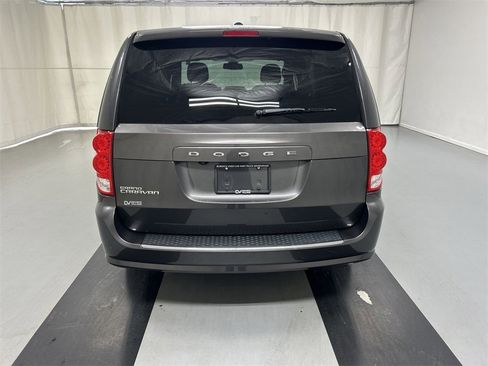 Used 2020 Dodge Grand Caravan SE image 7
