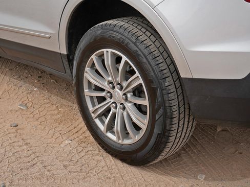 Used 2019 Cadillac XT5 Luxury image 3