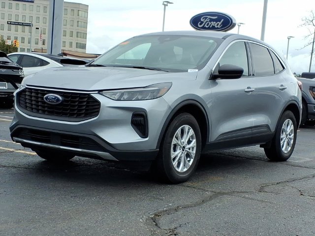 Used 2024 Ford Escape Active AWD/4WD image 3