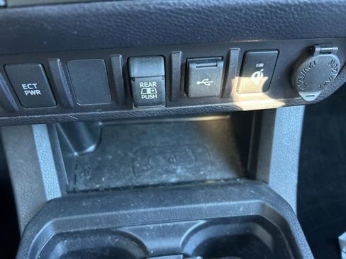 Used 2023 Toyota Tacoma TRD Off-Road image 18