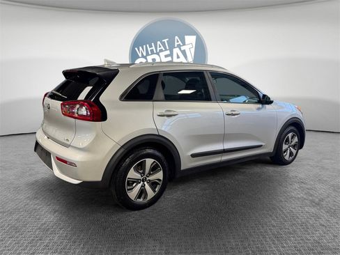 Certified 2018 Kia Niro LX image 3