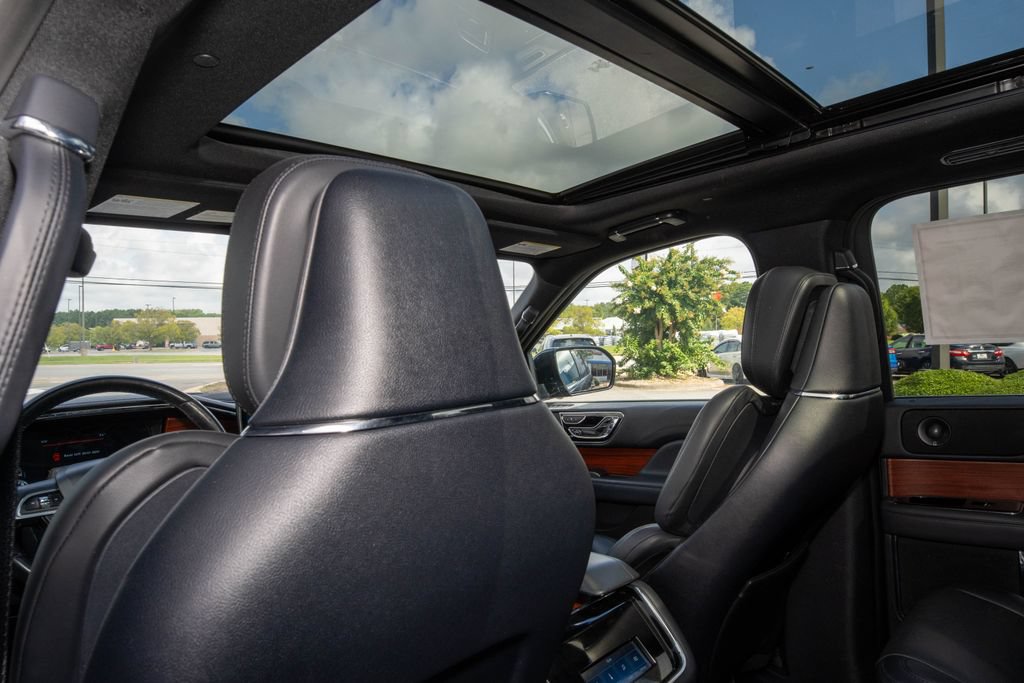Used 2024 Lincoln Navigator Reserve AWD/4WD image 15