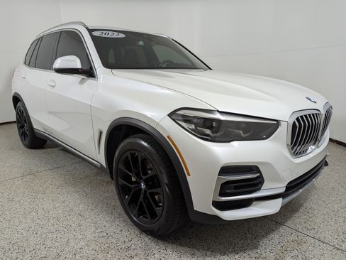 Used 2022 BMW X5 sDrive40i w/ Premium Package image 1