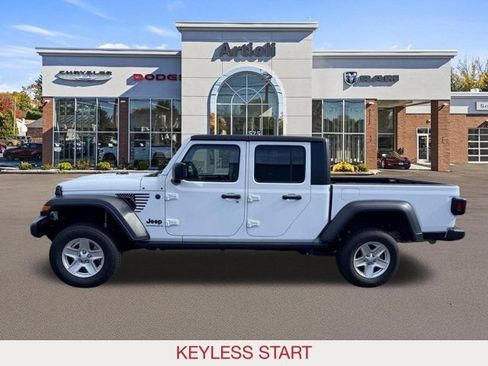 Certified 2023 Jeep Gladiator Sport AWD/4WD image 5