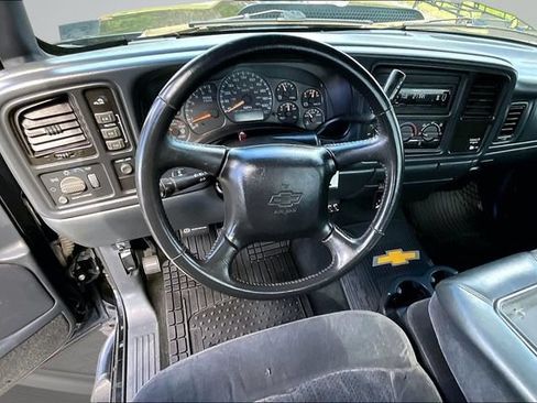Used 2002 Chevrolet Silverado 2500 LS AWD/4WD image 9