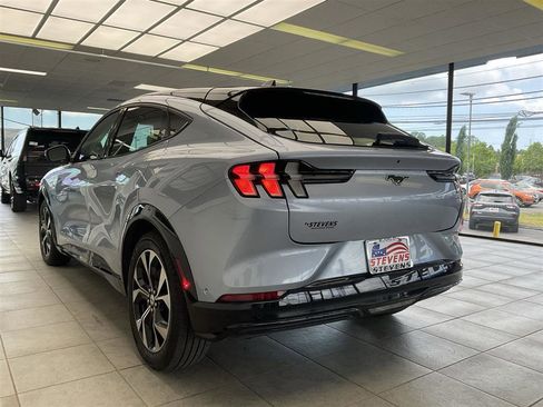 Used 2022 Ford Mustang Mach-E Premium AWD/4WD image 7