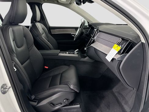 New 2025 Volvo XC90 T8 Ultra w/ Protection Package Premier image 17