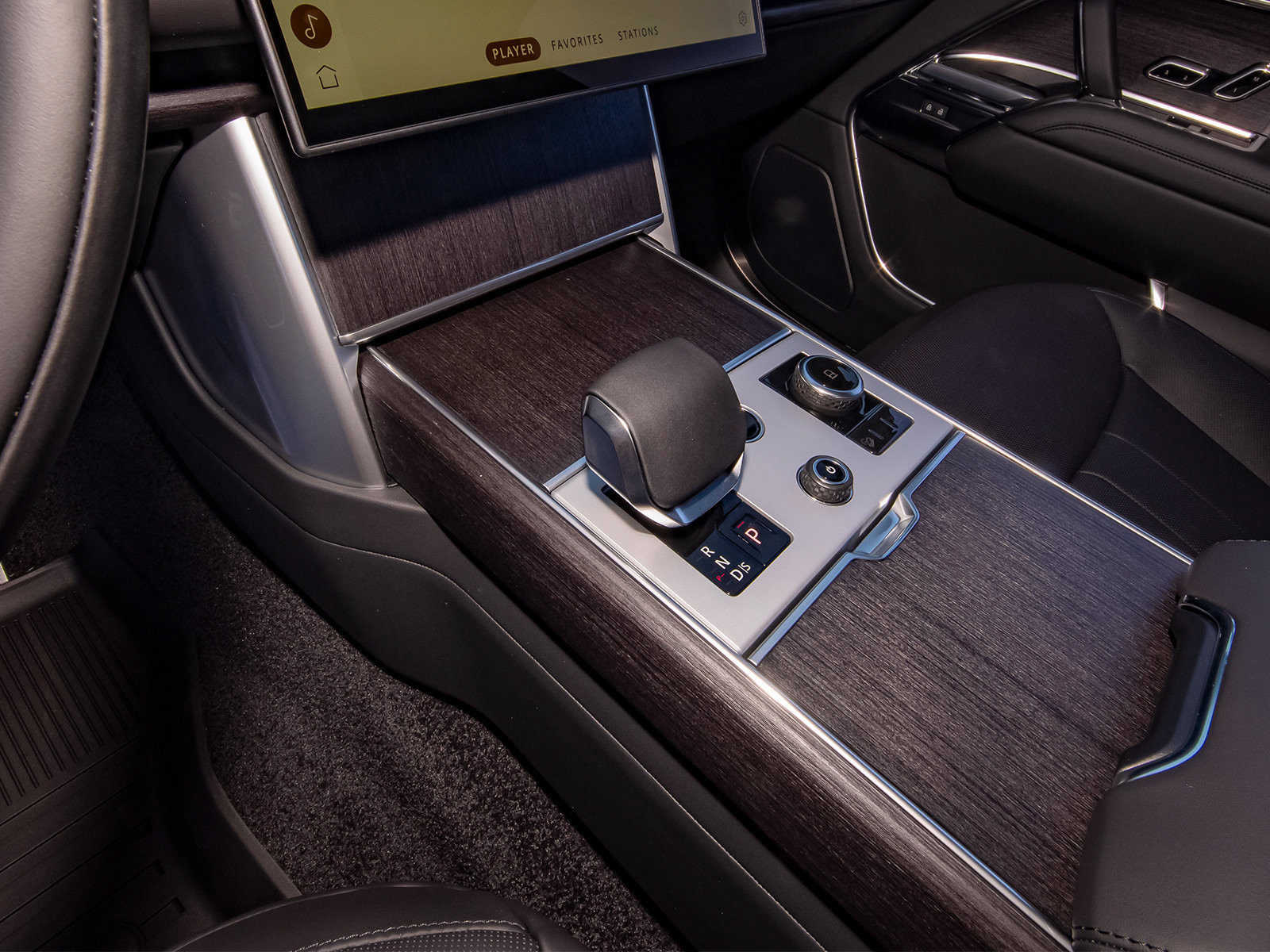 New 2027 Land Rover Range Rover SE AWD/4WD image 30
