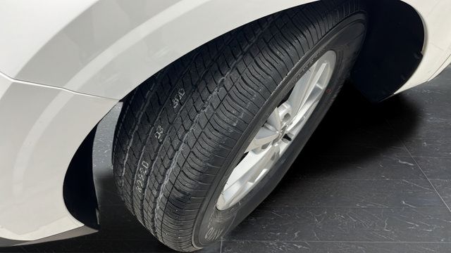 Used 2024 Kia Carnival LX FWD image 36